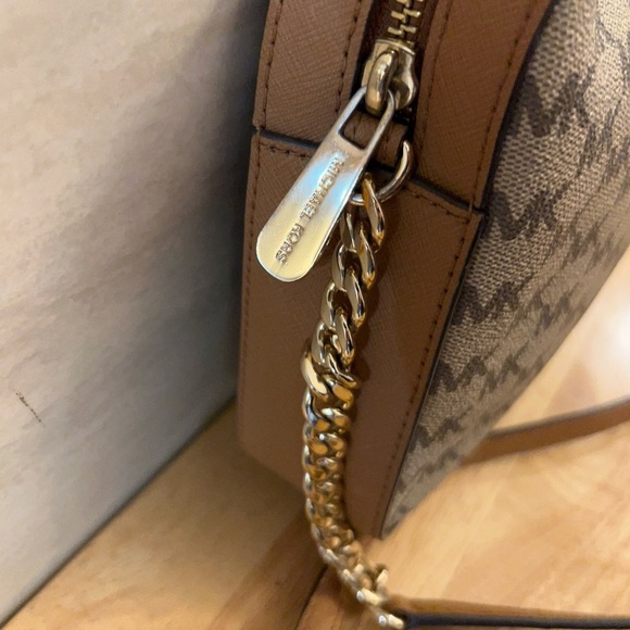 Michael Kors Jet Set monogrammed Logo Crossbody Bag - Picture 6 of 16